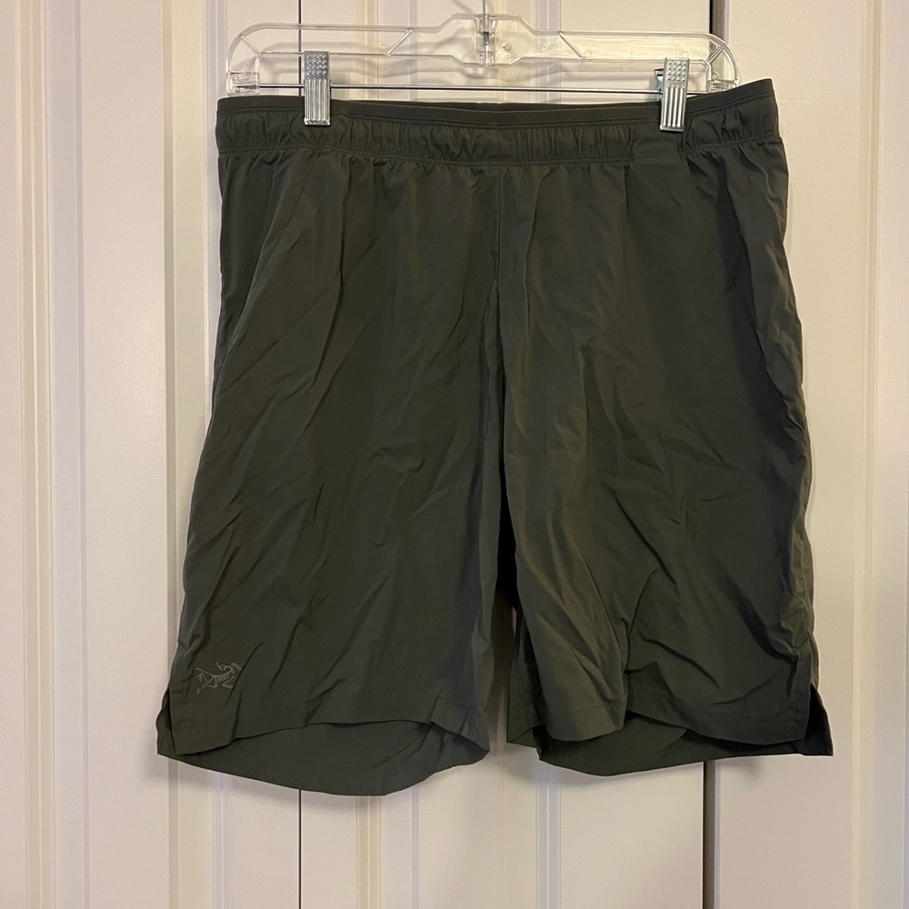 Arc’teryx Mens Incendio Shorts 9” Like New M
